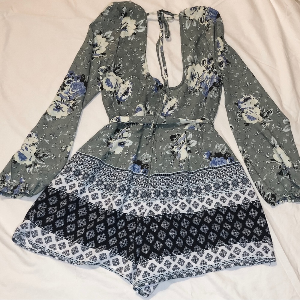 Patterned Long-Sleeve Romper - Picture 2 of 2